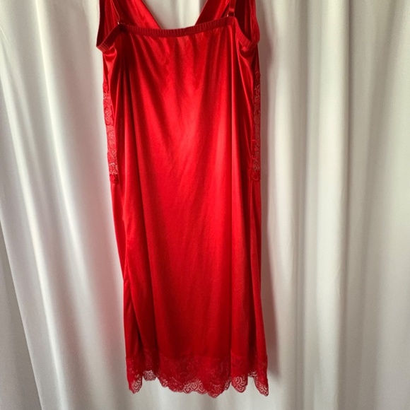 Tracy Red Adjustable Straps Lacey Satiny - Polyester/Spandex Slip - Size L - Picture 3 of 7